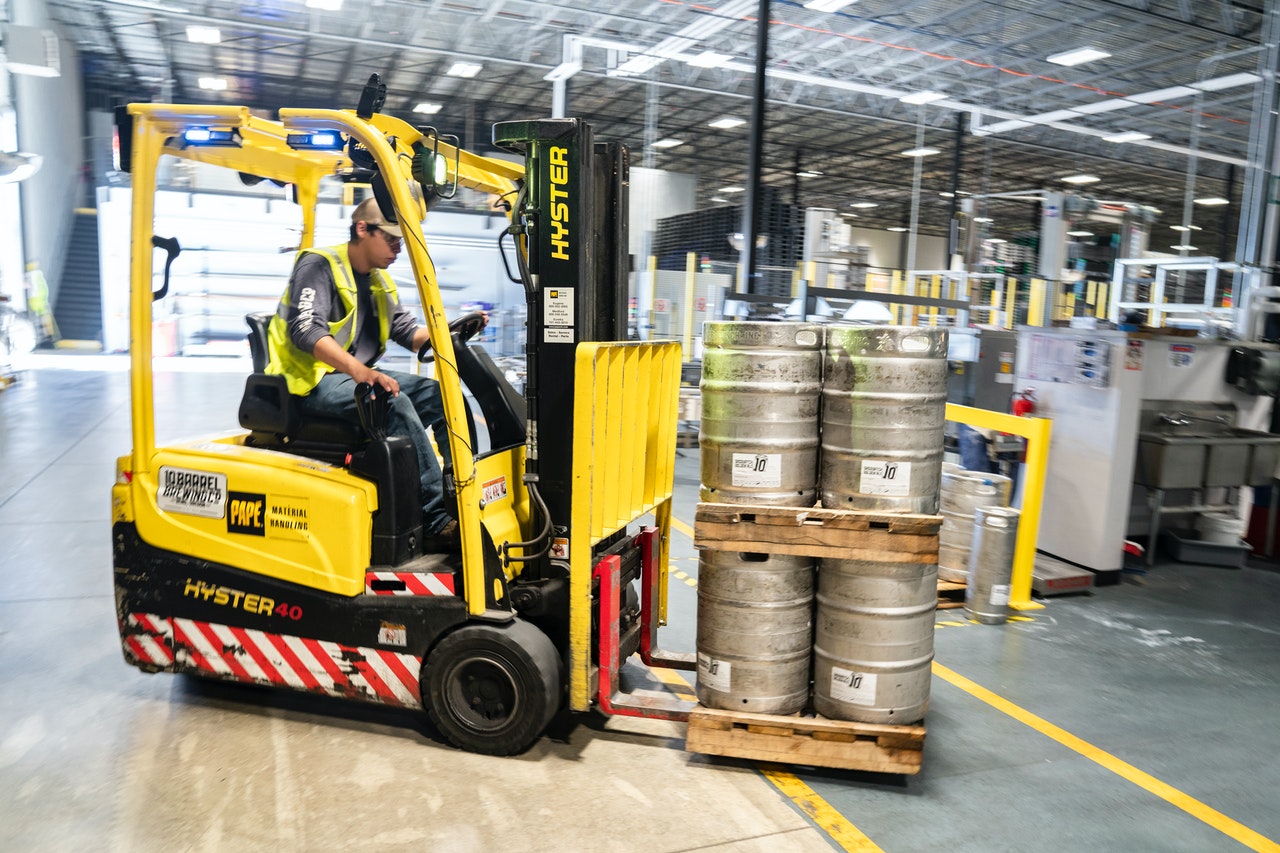What is Forklift for Hire and its Advantages