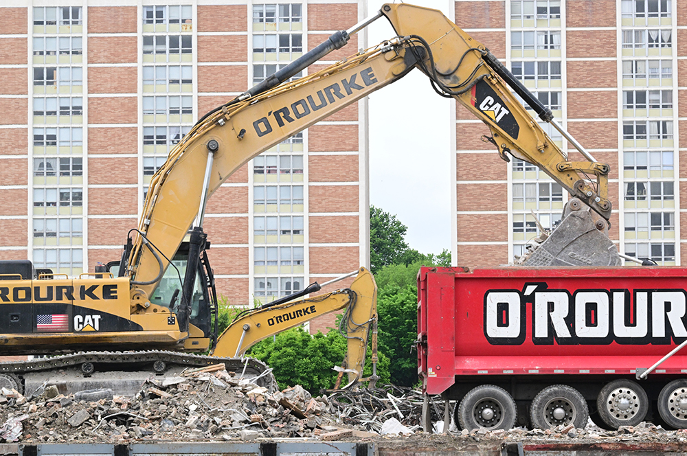 Read more about the article A Guide to Environmentally-Friendly Construction Debris Disposal