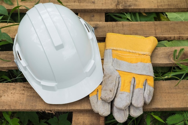 Read more about the article Protective Safety Gear: Your Ultimate Defense in Hazardous Environments 