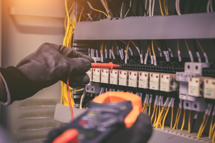 Read more about the article Ensuring Electrical Safety in Commercial Spaces 