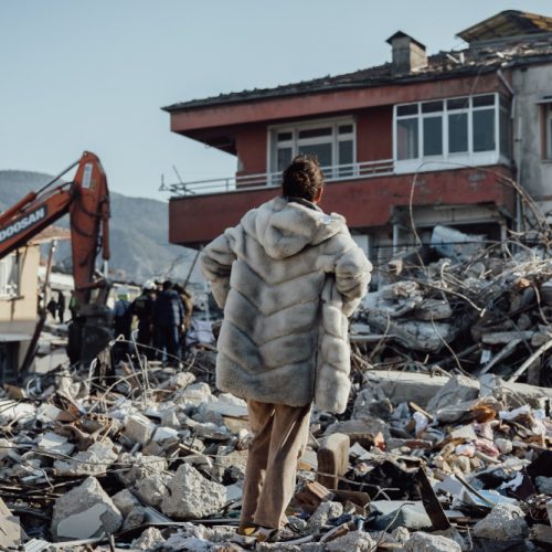 Seismographs Unveiled: A Closer Look at the Principle Driving Earthquake Detection